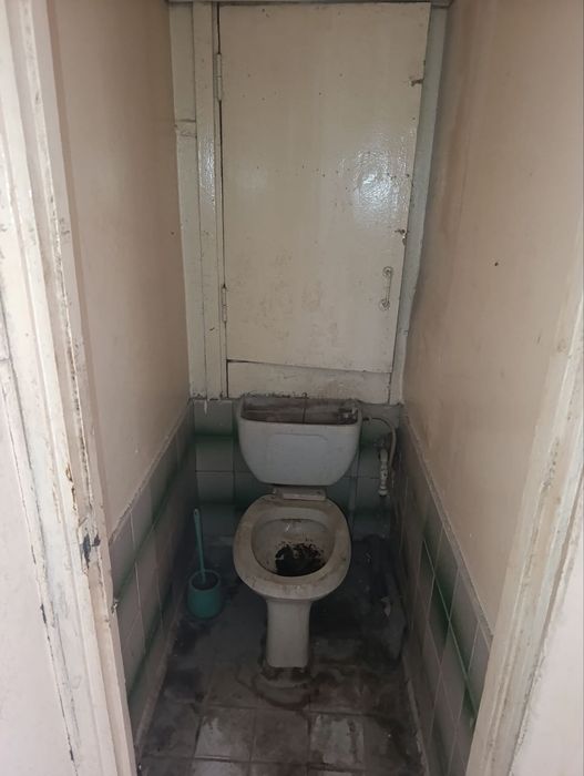 Своя продаётся 2/7/9 Куйлюк-6  бывшая общежитие без ремонта лифт новый