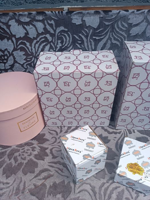 Подарочные коробки,за 8 шт.