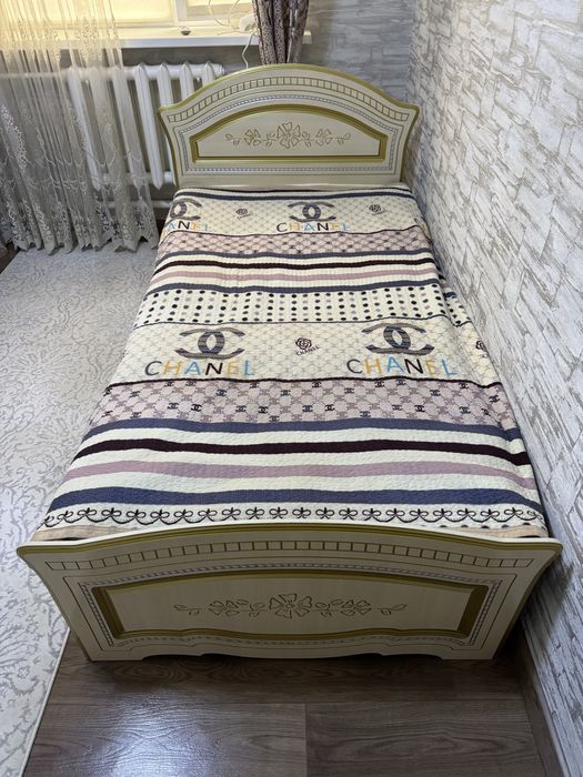 Кровать одноместный с матрасом