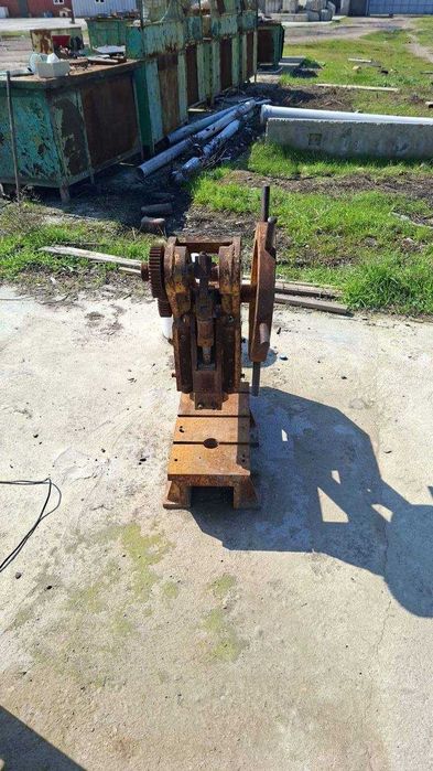 Shtampovichni Stonok Ruchnoy