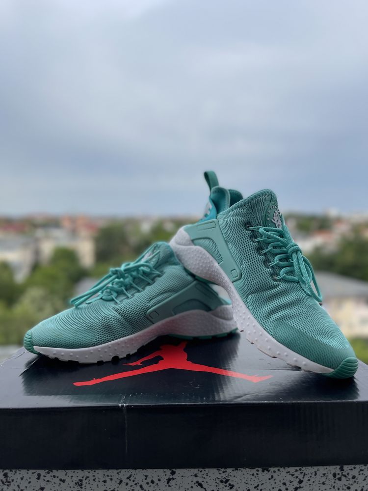 Nike W Air Huarache Run Ultra Hyper Turq 36.5 Bucuresti Sectorul 6 OLX.ro