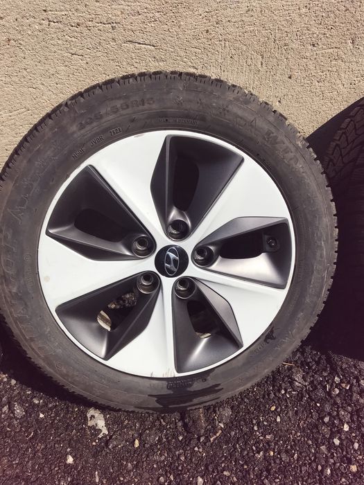Комплект гуми с  джанти за Хюндай Айоник Hyundai Ioniq 16цола