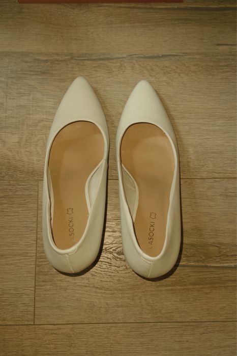 луксозни кожени обувки на ток LASOCKI