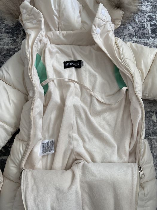 Продам детский комбинезон на выписку