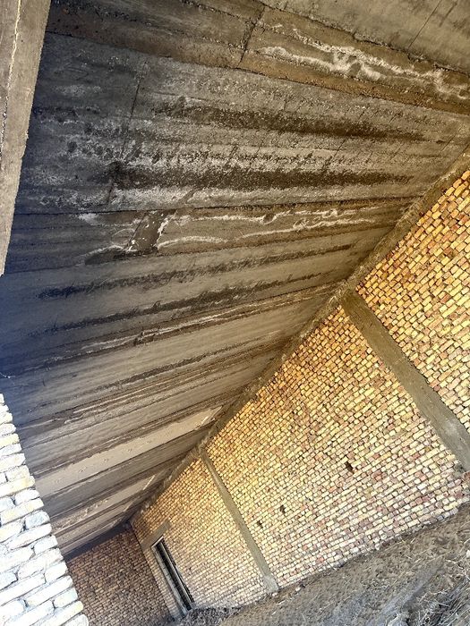 Joy sotiladi Angarik mahallasida