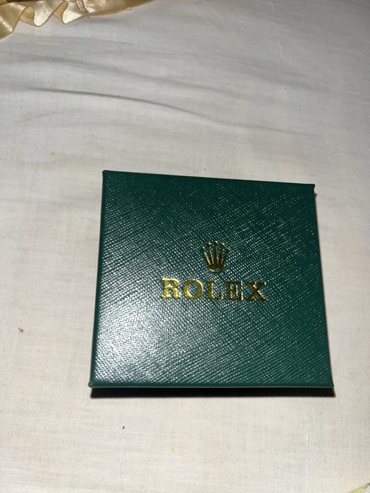 Часовник Rolex чисто нов