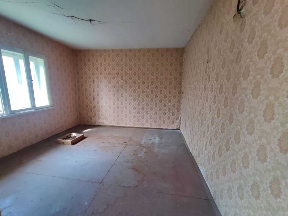 Къща с двор в с. Морава, общ. Свищов