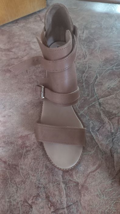 Босоножки кожаные, новые,