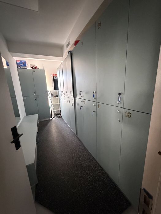Dezmembrez sala de fitness Bucuresti / vestiare