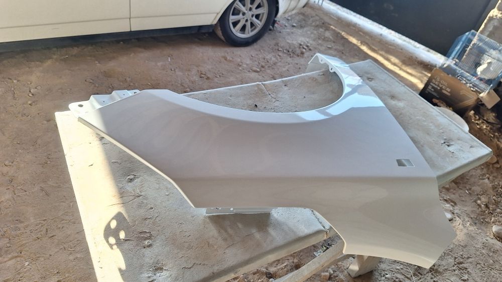 Кобальт передний правий крило