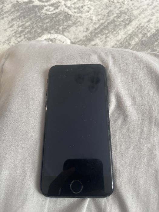 Айфон 7 на запчасть или можно чинить