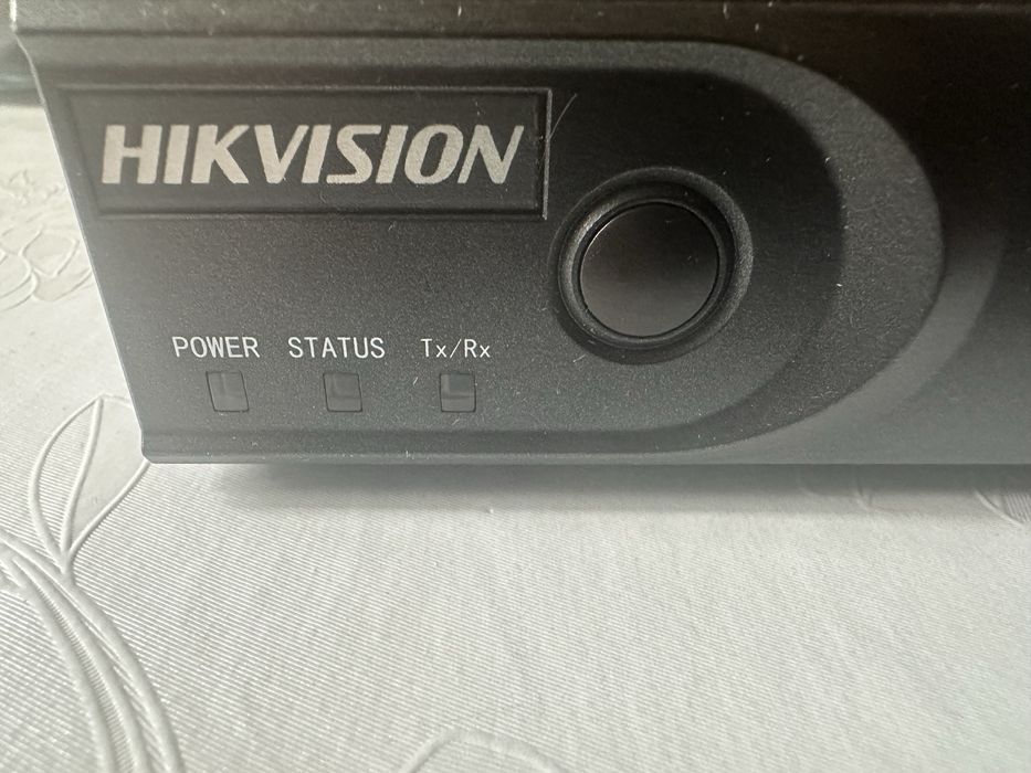 DVR Hikvision DS 7204 HVI -ST