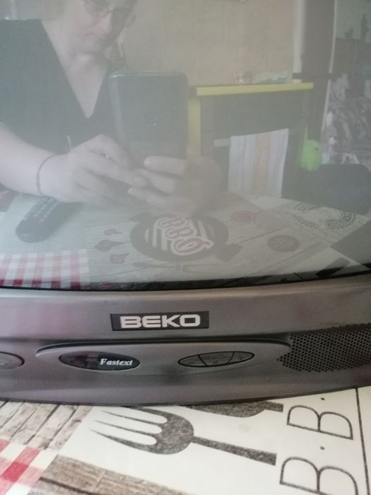 Продавам телевизор