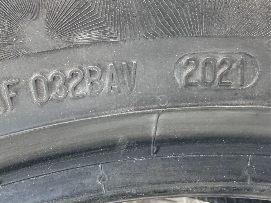 2 броя летни гуми Continental 235/45/18 dot2021 6мм грайфер