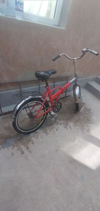 Velosapet  sotiladi 20
