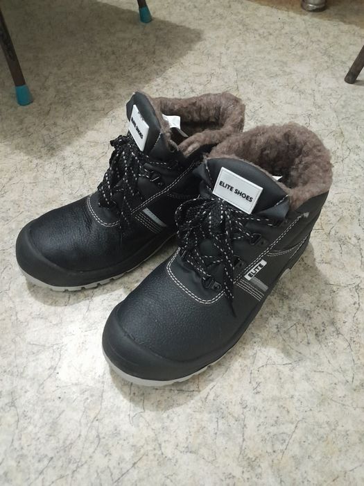 Новые зимние рабочие ботинки размер 42