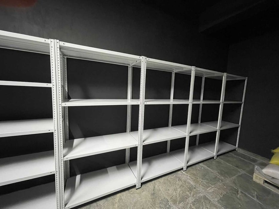 Торговое оборудование конфетницы полки ветрины стелажи для магазинов