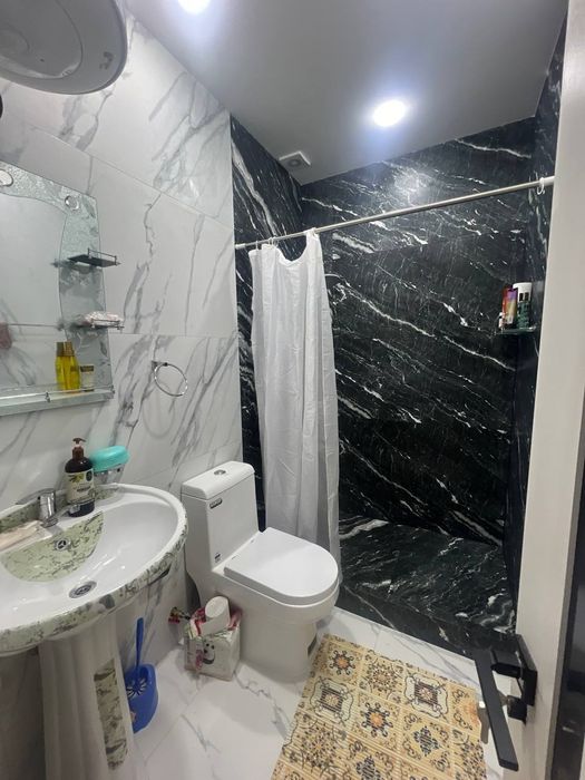 Chilonzor Novza metro yaqnida 1 xona uy ijaraga