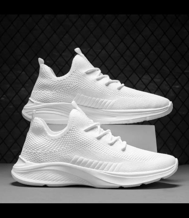 Кроссовки летние, дышащие. 43 размер