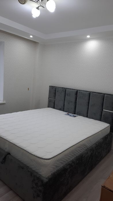 Кровать с матрасом