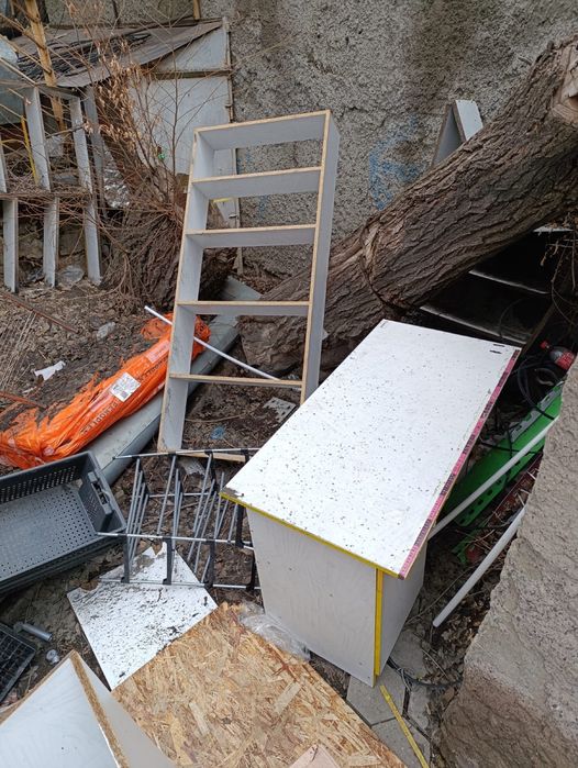 На дрова бесплатно шкаф,полки