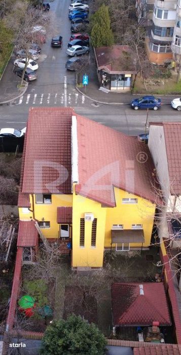 Casa cu stil, noua si la cheie, cu o curte superba, in zona centrala