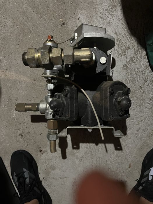 Газов резервоар цистерна газстанция