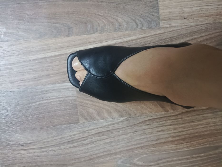 Босоножки летние кожаные