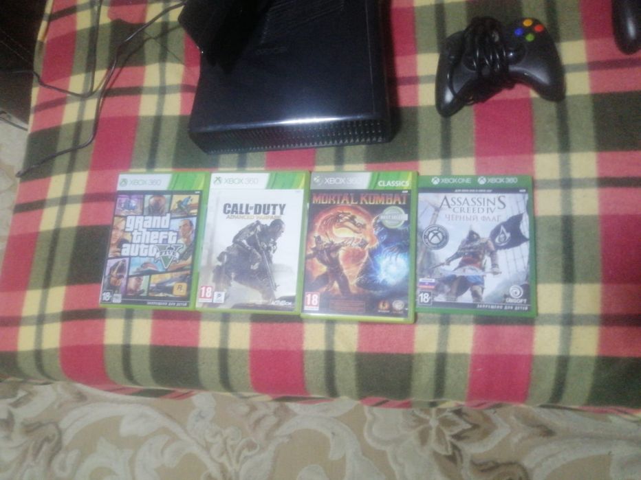 Продам Xbox 360 S (модель 1439) Кинект.