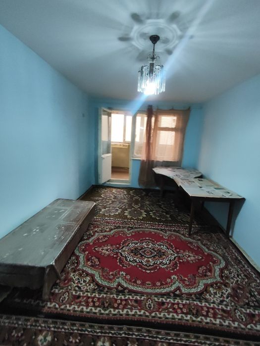 Shahar markazidan soat oldidan 1-etaj 2 xonalik