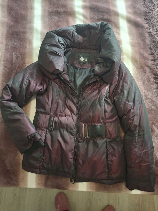 Яке зимно с качулка ,почти като ново