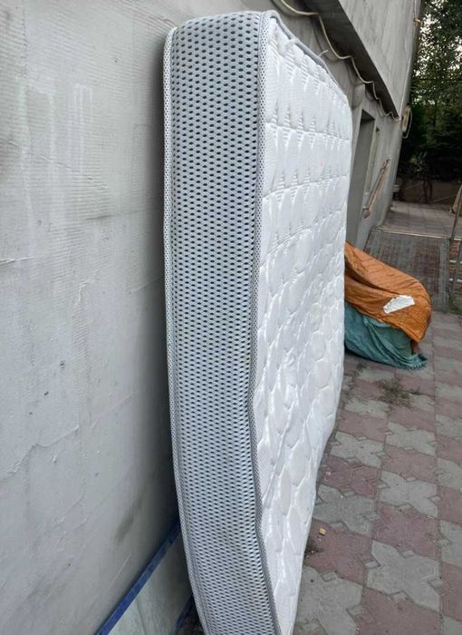Матрас отдам бесплатно