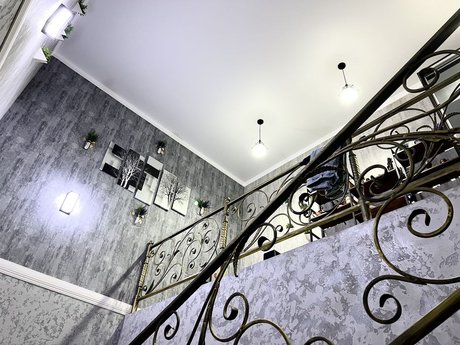 Продам коттедж 410 кв.м. 4 уровня