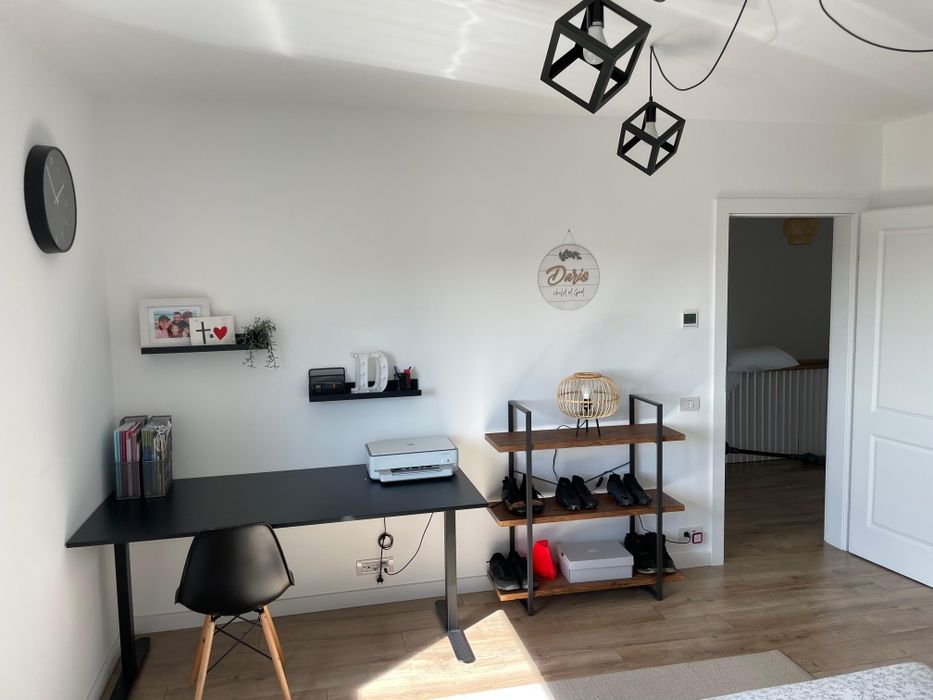 Închiriez duplex