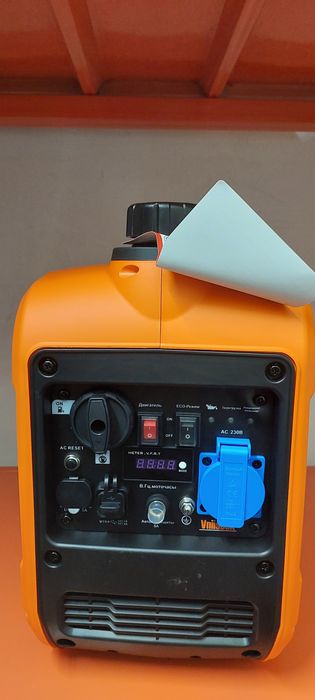 Продам инверторный генератор 1.4 кв