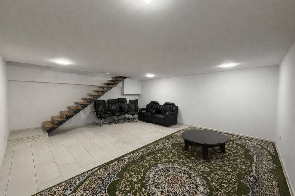 Под стоматология,офис,тур фирма,бутик,аптека | вдоль дороги | Лабзак