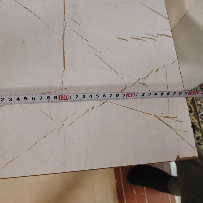 Продам обеденный стол