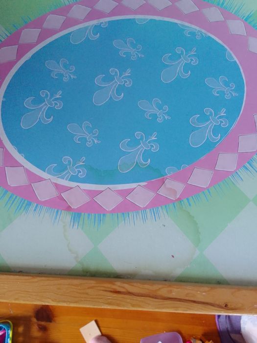 Много голяма къща за кукли