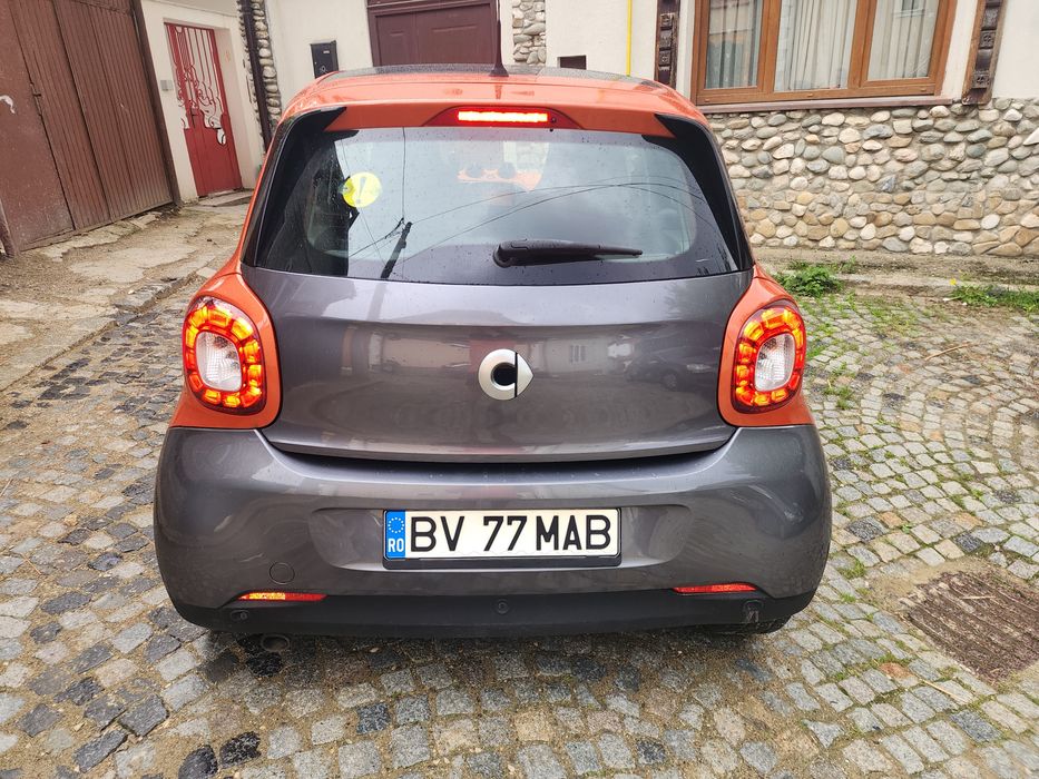 Autoturism Smart Forfour