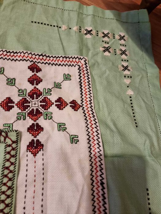 5 Ръчно бродирани каренца