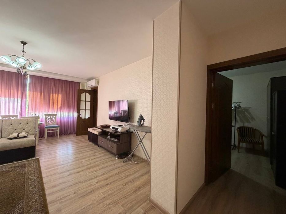 Продается 1 комнатная квартира ремонт Ц-5, Лакосте, Юнусабадский район