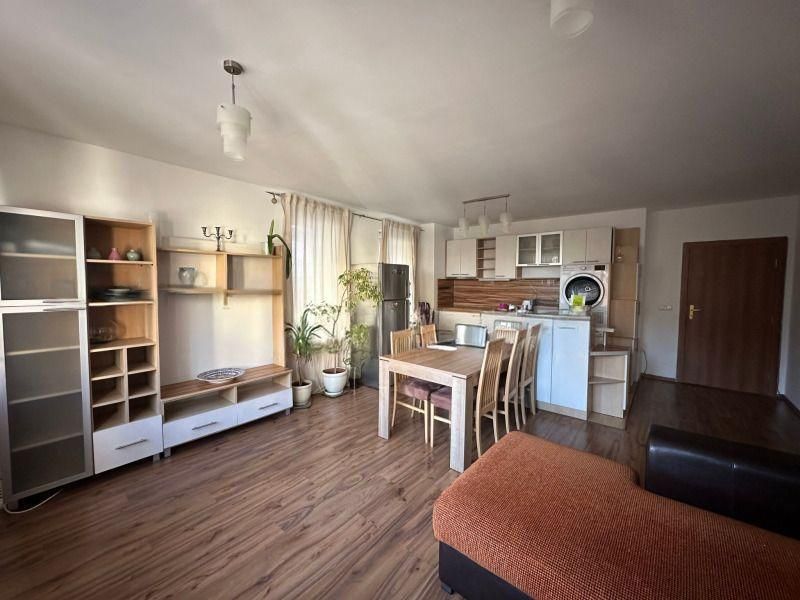 Дава се под наем Тристаен апартамент в София, Студентски град - 107 кв.м за 746.64 € - Снимка #1