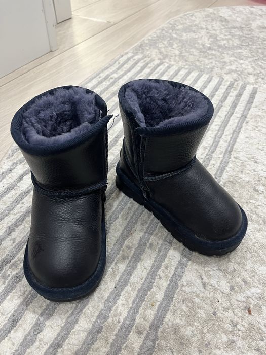 Продам обувь детскую