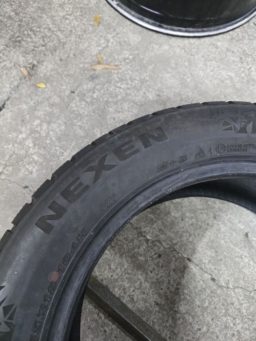 2 Броя 235/55/18 Nexen 6,5mm 23dot