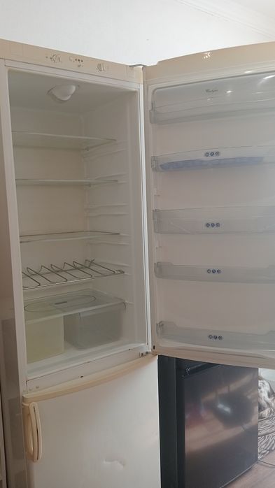 Продам холодильник Whirlpool