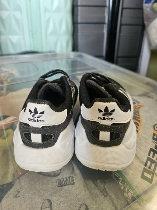 Детски adidas маратонки 22номер