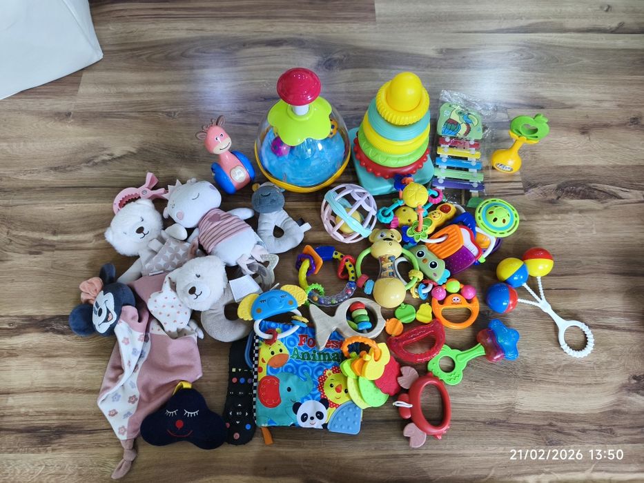 Комплект бебешки играчки / дрънкалки / гризалки