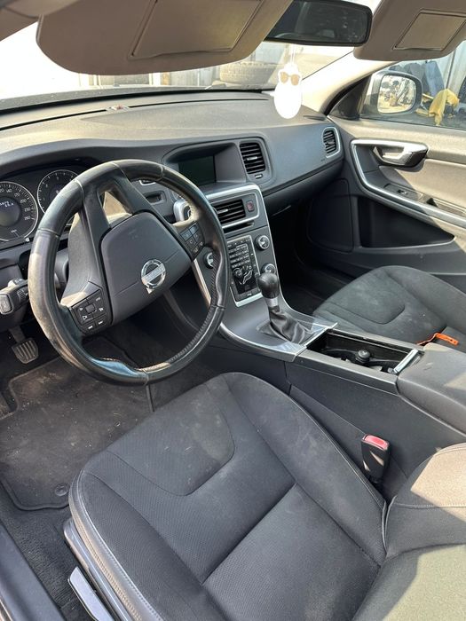 Dezmembram Volvo S60 2012 1.6 tdci D4162T Manual