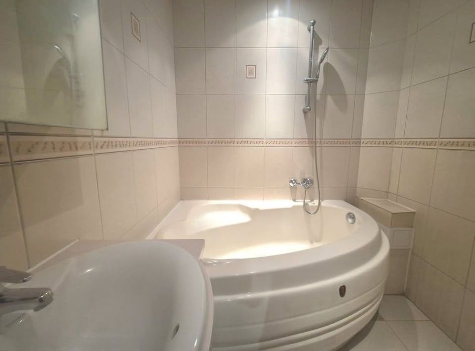 Продава се Четиристаен апартамент в София, Младост 3 - 110 кв.м за 2182 €/кв.м - Снимка #3