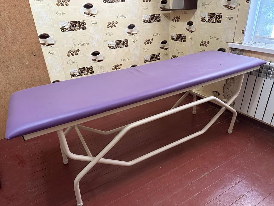 Продам кушетку срочно